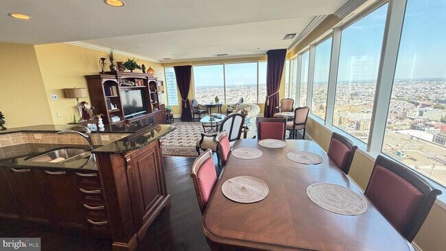 Building Photo - 50 S 16th St