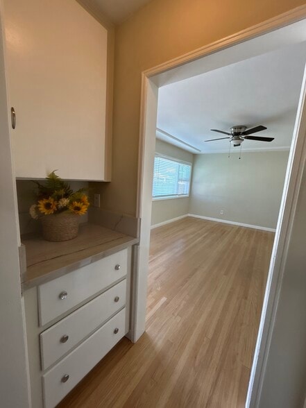 Building Photo - 5525 Bolivar St