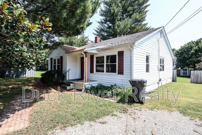 Building Photo - 406 Fleming St