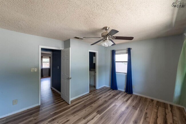 Building Photo - 4661 Briarwood Dr