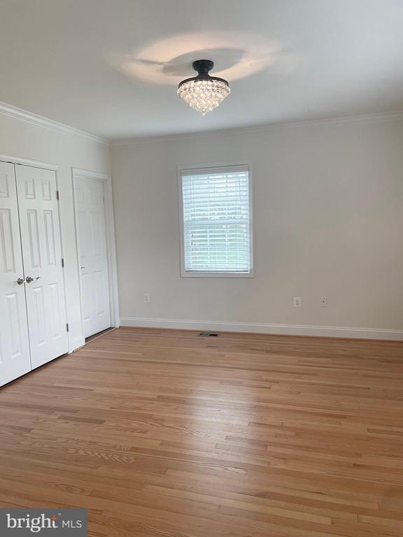 Building Photo - 9309 Main St