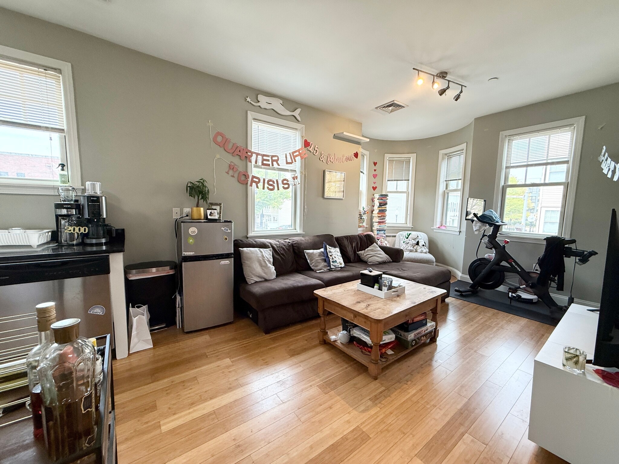 Building Photo - 195 W 3rd St