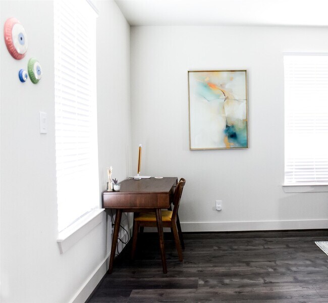 Building Photo - 5203 Burress Springs Ln