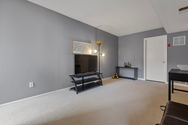 Building Photo - 109 Peddlers Dr