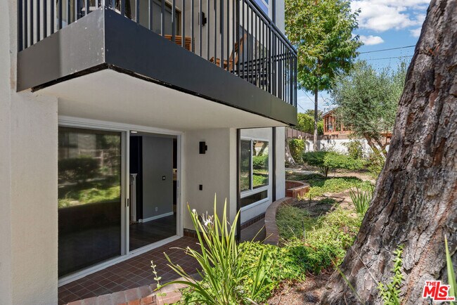 Building Photo - 1340 S Beverly Glen Blvd