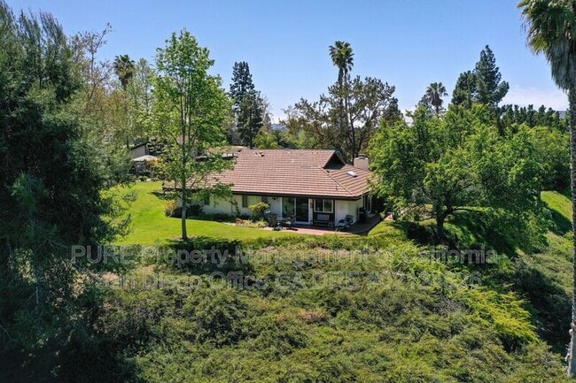 Building Photo - 12576 Oaks N Dr