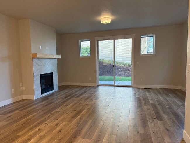 Building Photo - Beautiful Three Bedroom New Construction Home For Rent