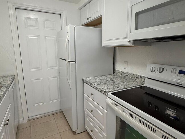 Building Photo - 4928 Getner St