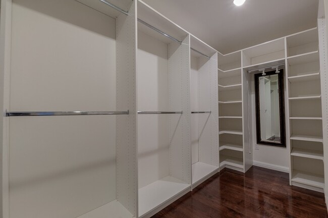 Building Photo - Beautiful 3 bedroom 2 bath with Central AC