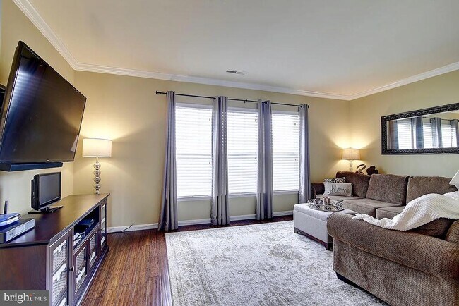 Building Photo - 43893 Eastgate View Drive