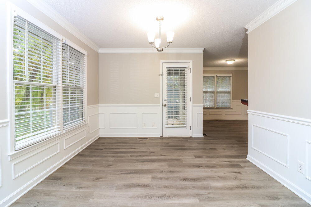 Building Photo - 37 White Oak Dr SE