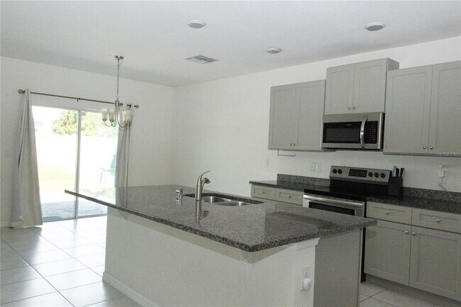 Building Photo - 3940 Silverstream Terrace
