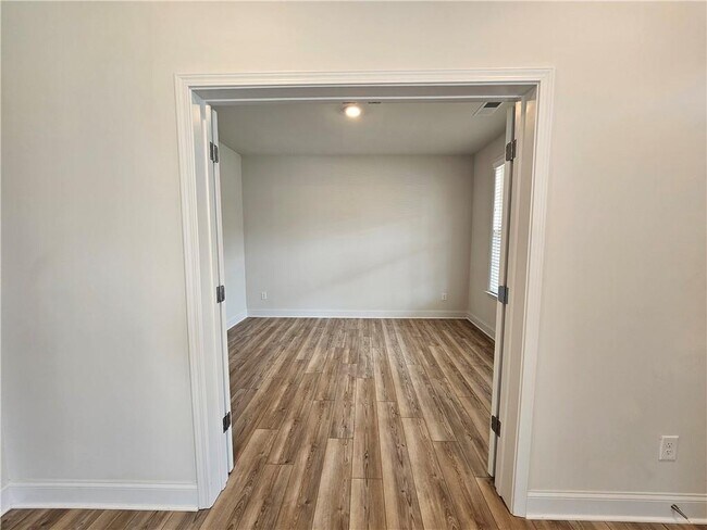 Building Photo - 7875 Tiberon Pkwy