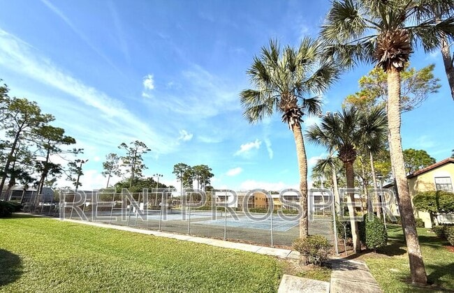 Building Photo - 5980 Scotchwood Glen