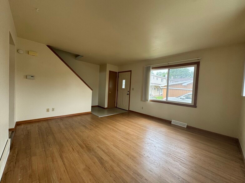 Building Photo - 2155 S Fountain Ave