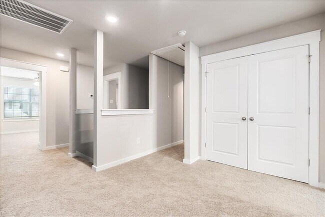 Building Photo - 17103 Crane Fly Dr
