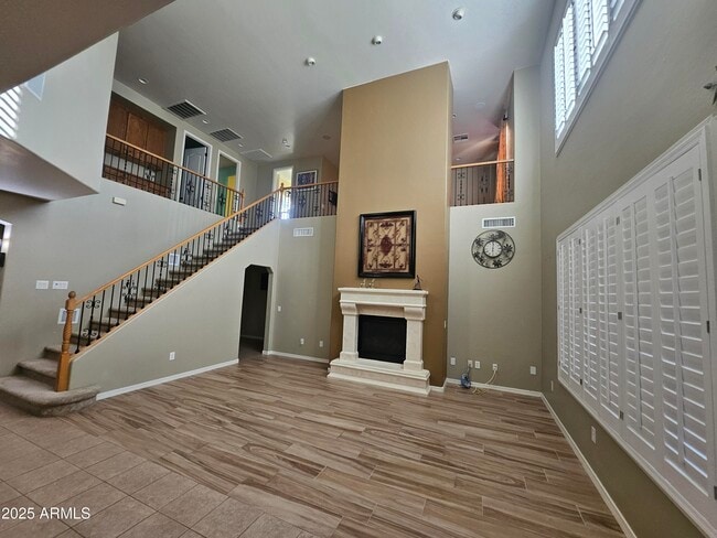 Building Photo - 3216 S Cottonwood Dr
