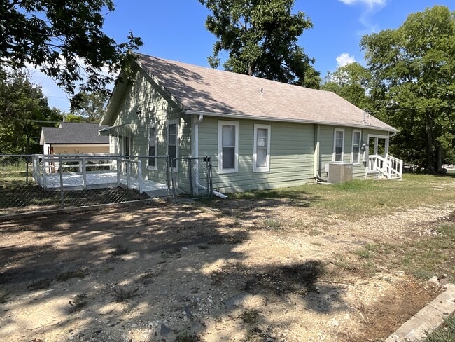 Building Photo - 317 N Naid St