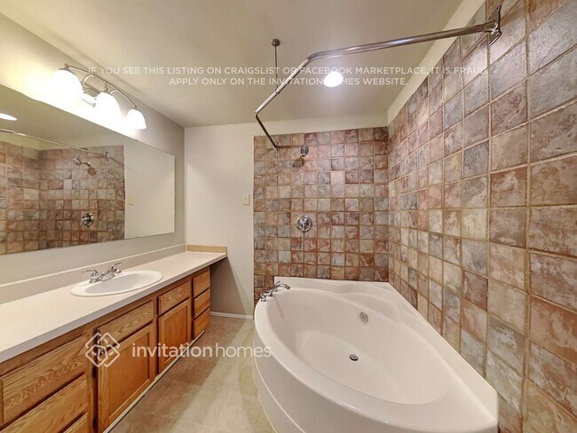 Building Photo - 5716 204th St Ct E