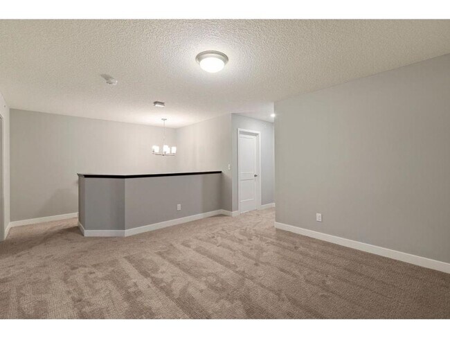 Building Photo - 13946 Lupine Trail NE