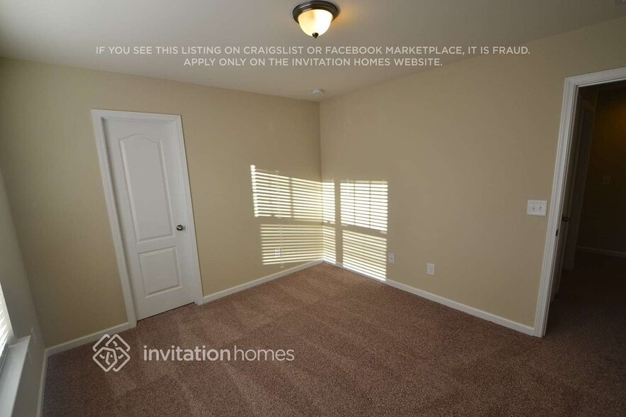 Building Photo - 2717 Lawson Dr