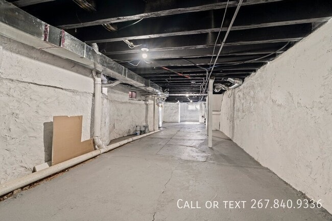 Building Photo - 2921 W Oxford St