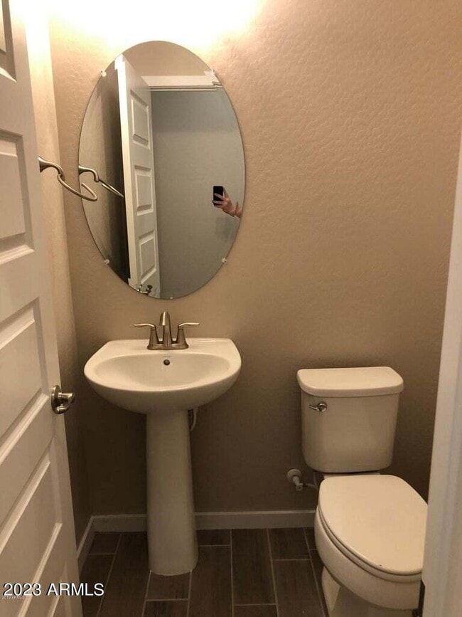 Building Photo - 594 W Westchester Ave