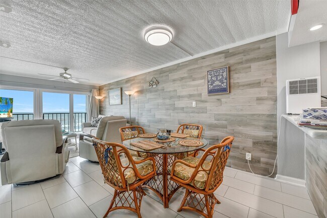 Building Photo - 7310 Seawall Blvd