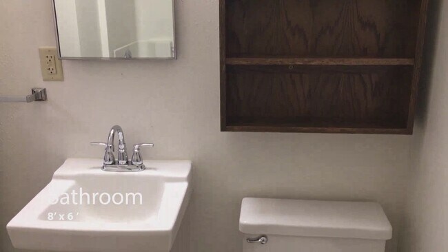 Bath - 1608 Nelson Dr