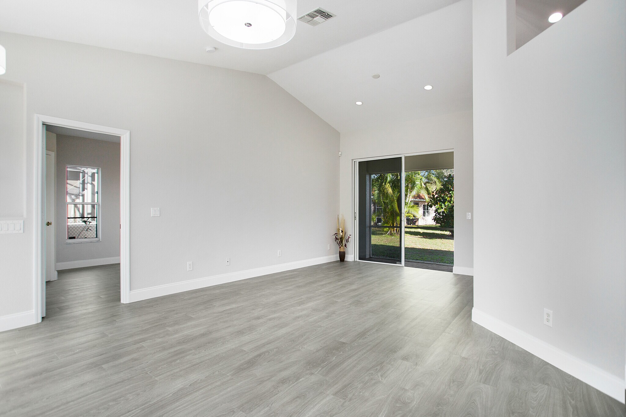 Building Photo - 2921 Inlet Cove Ln E