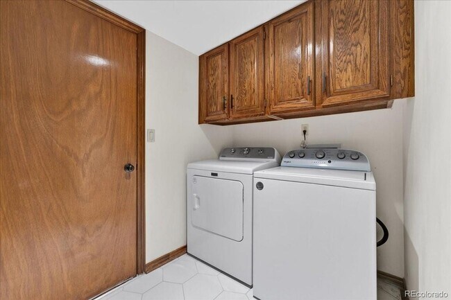 Building Photo - 10193 Meade Ct