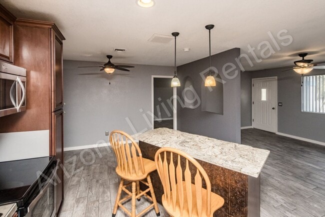 Building Photo - POOL HOME WITH CASITA