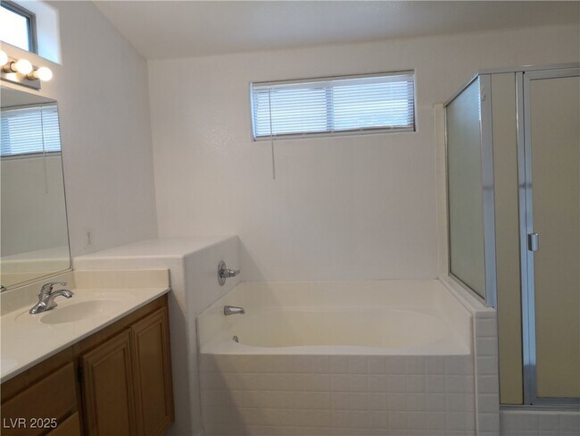 Building Photo - 8032 Villa Avada Ct