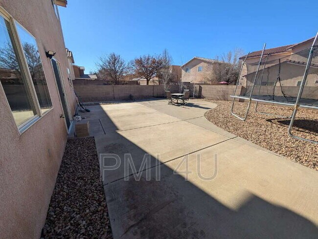 Building Photo - 7105 Casa Elena Dr NE