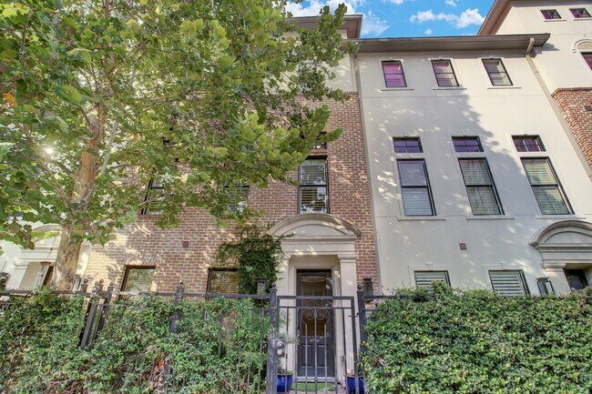 Building Photo - 1415 Oakdale St