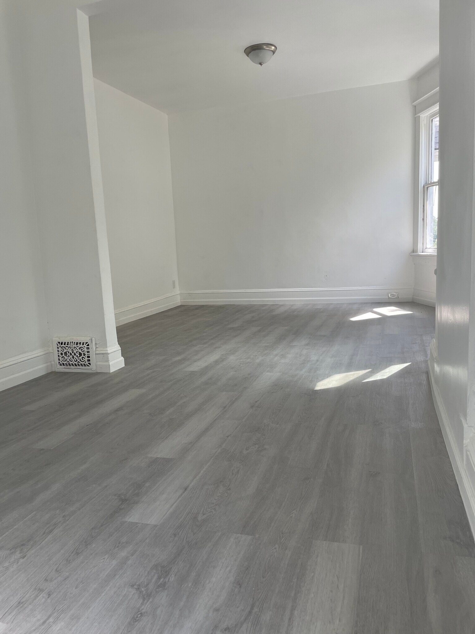 Building Photo - 1440 N 34th St