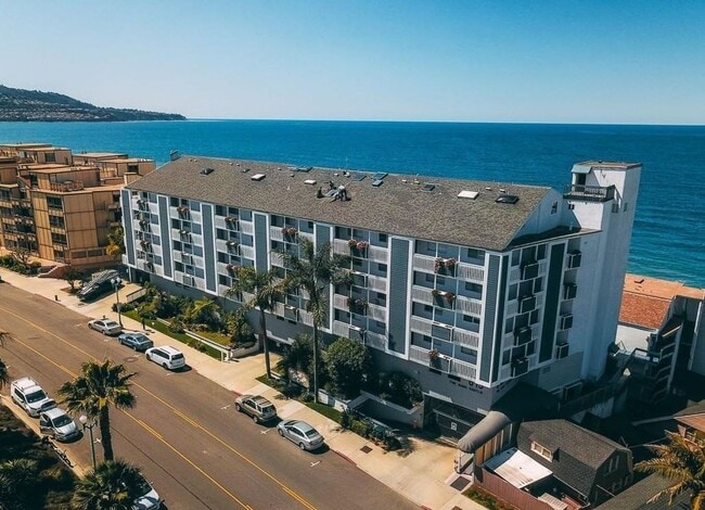 Primary Photo - 615 Esplanade