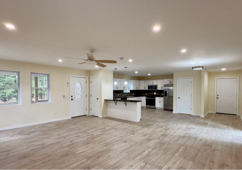 Building Photo - 111 Sunrise Dr