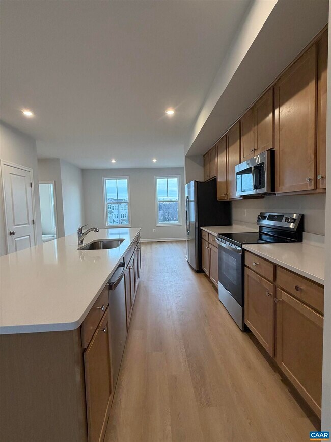 Building Photo - 5992 Cling Ln