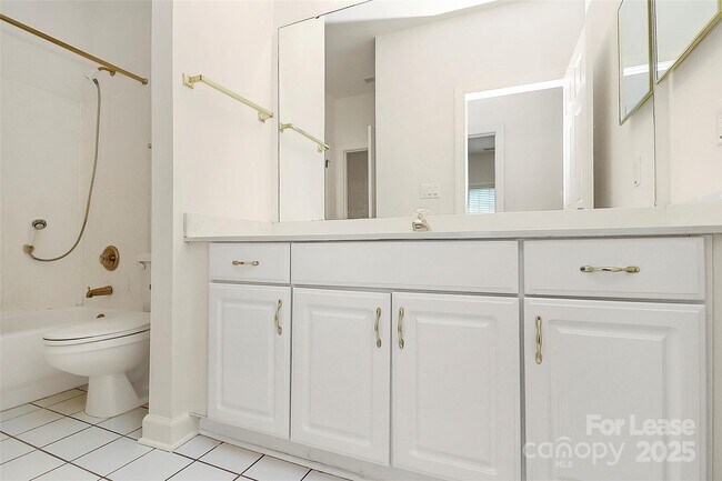 Building Photo - 11357 Olde Turnbury Ct