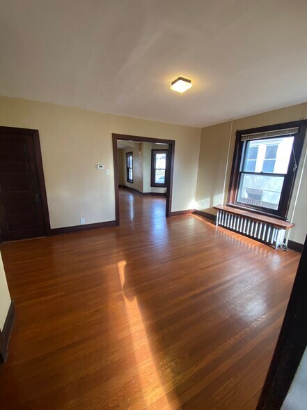Building Photo - 218 Noble St