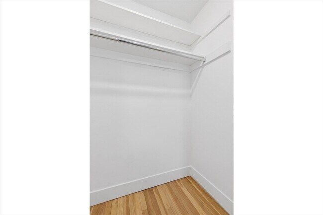 Building Photo - 303 Broadway