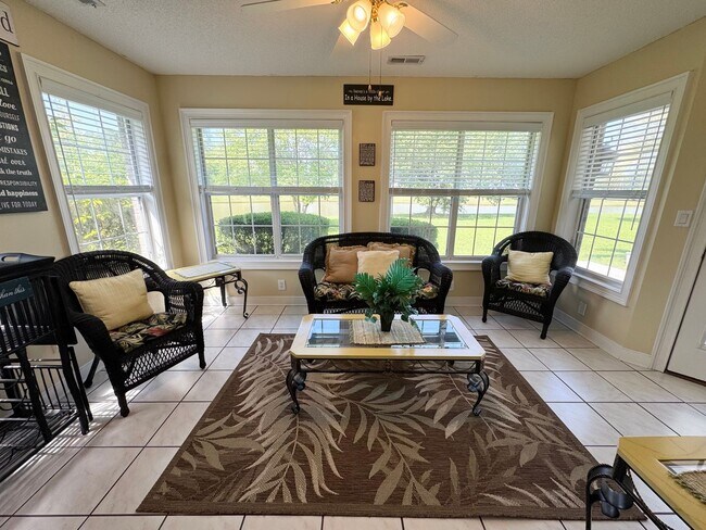 Building Photo - Longs - 3 Bedroom / 2 Bathroom Fully Furnished Home