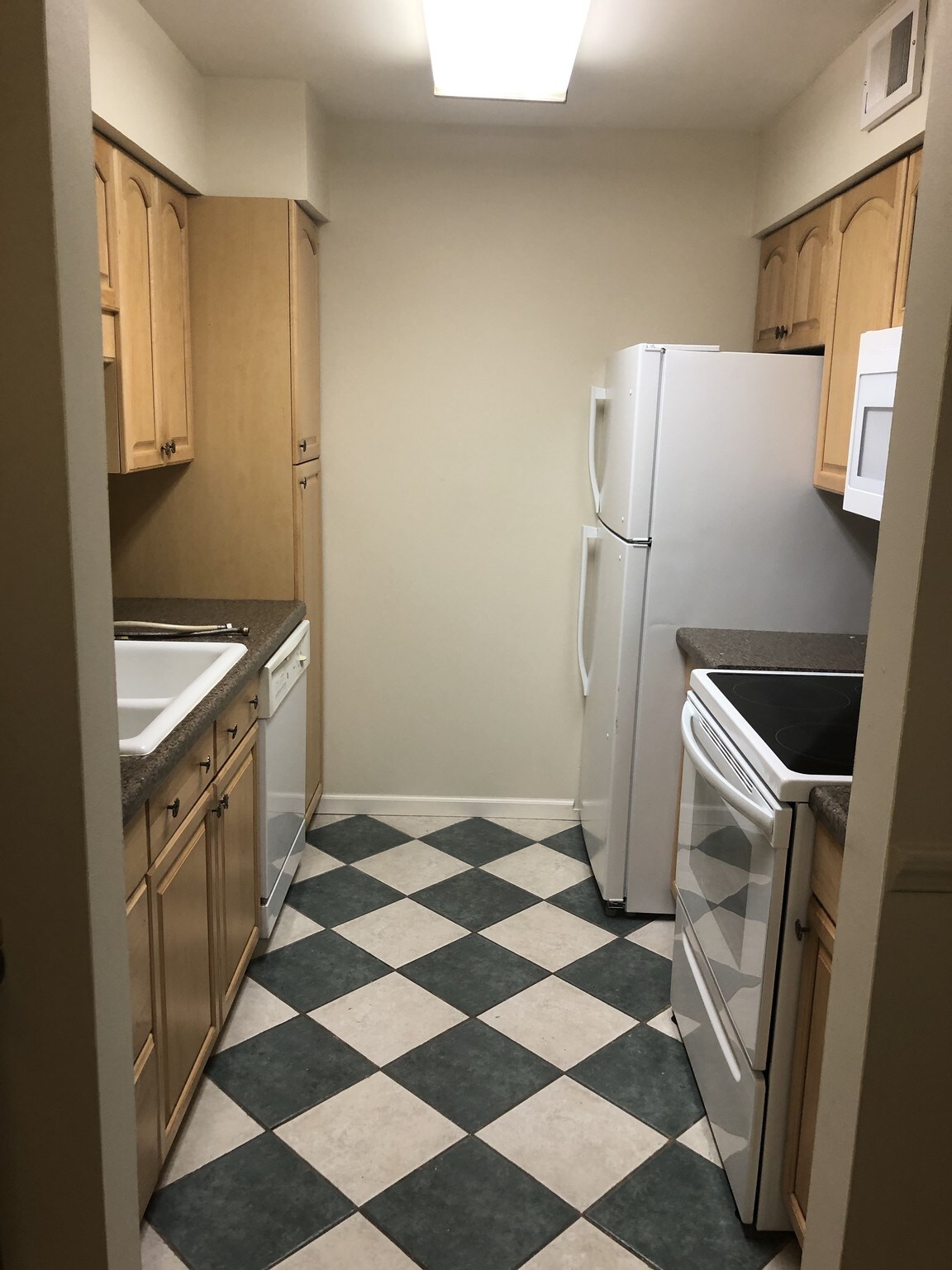 Building Photo - 6142 Knoll Wick Rd