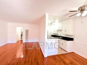 Building Photo - 1415 N Hudson Ave