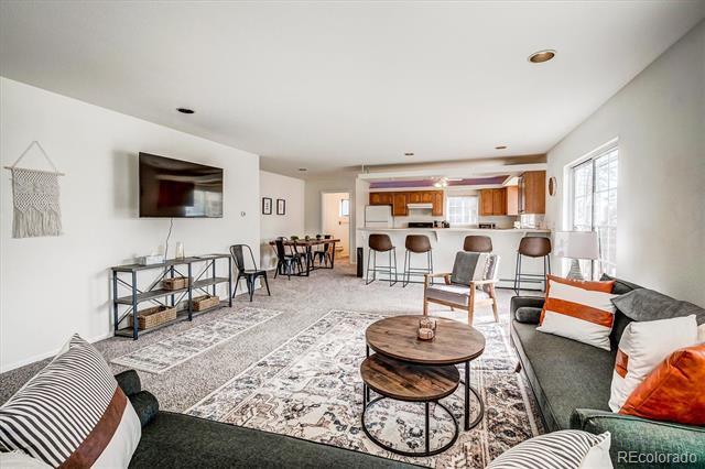 Building Photo - 104 E Chester St