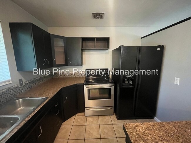 Building Photo - 611 Starlite Ave