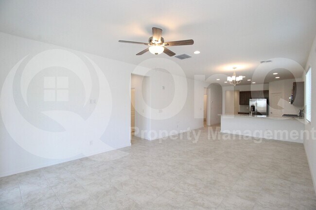 Building Photo - 8810 W Pasadena Ave