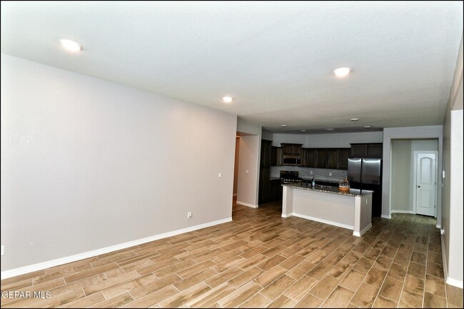 Building Photo - 10716 Drew Pearson Dr