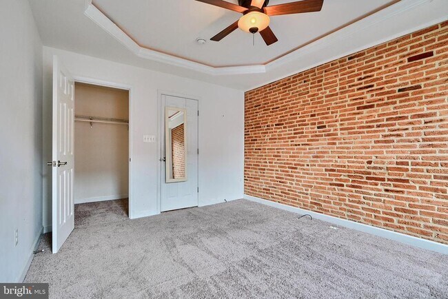 Building Photo - 1546 S Hanover St